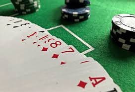 Live dealer streaming on 12 togel Diamond Empire table